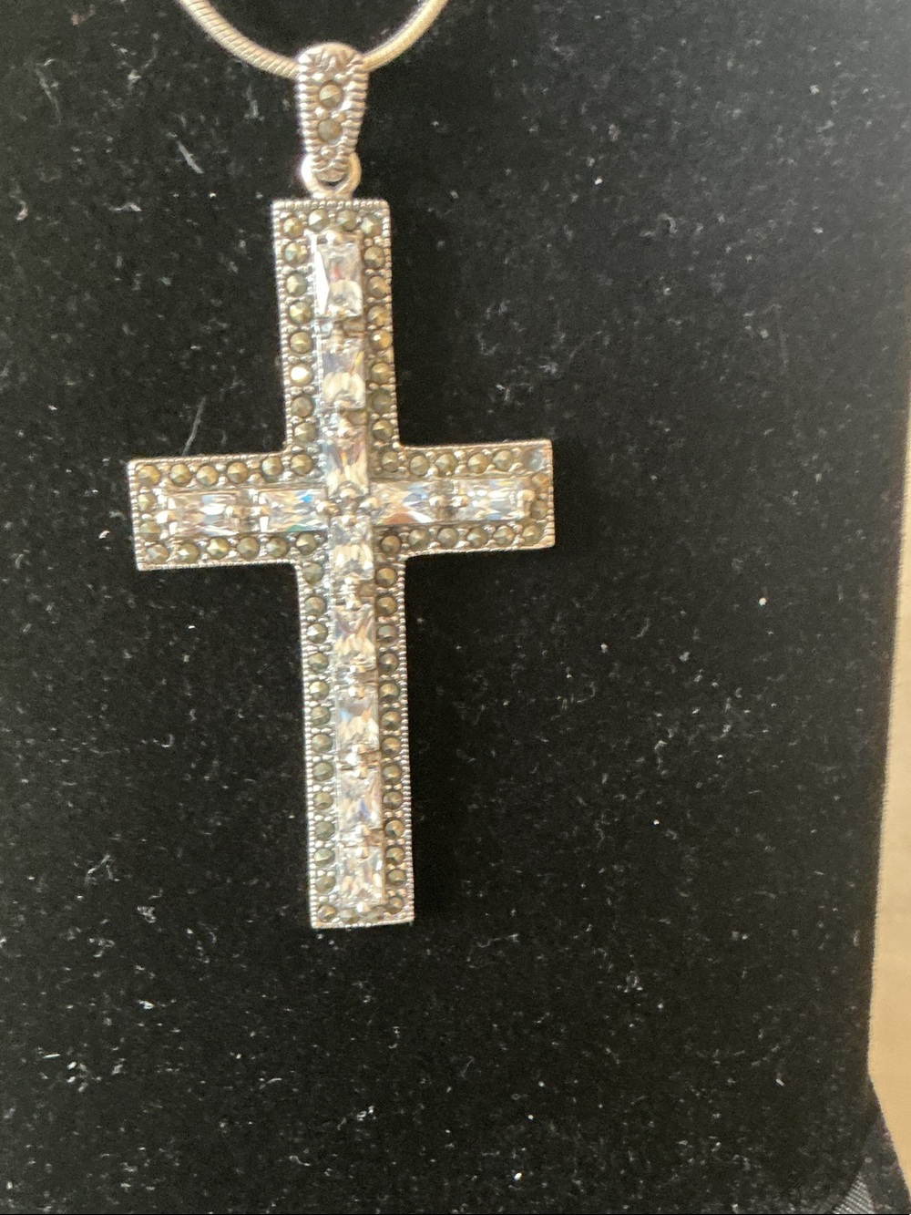 Rhinestone Cross Pendant Necklace - Silver Tone
